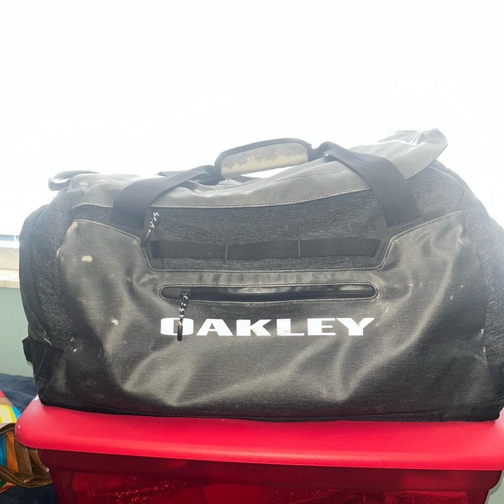 Oakley Medium Travel Duffle Gem